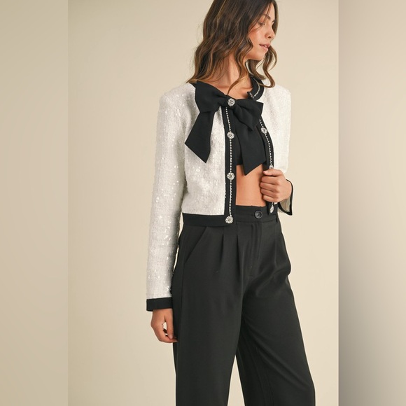 142B. Sequin Tweed Bow Trim Jacket - White - Picture 4 of 8